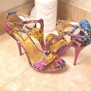 Michael Antonio sandal pumps